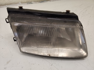 Volkswagen Passat B5 (1997–2005) Scheinwerfer vorne 084411125R
