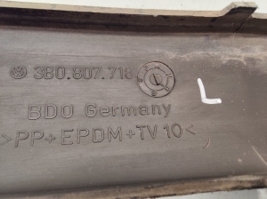 Volkswagen Passat B5 (1997–2005) Zierleiste für die Frontstoßstange 3B0807718L - 8