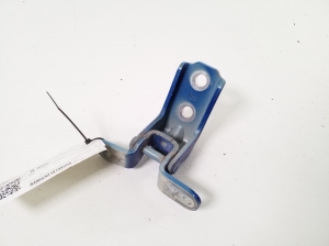 Kia Soul (2019–2026) Front door lower hinge 793102V000 - 2