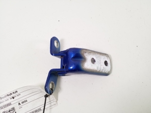   Front door lower hinge  - 793102V000 