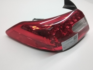 Infiniti M37 Y51 (2011–2026) Eckleuchte hinten 265551MA0A - 5
