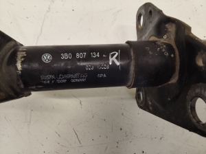 Volkswagen Passat B5 (1997–2005) Priekšējā bufera sijas amortizators 3B0807134 - 2