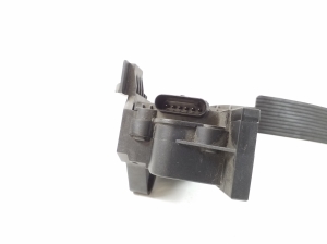 Infiniti Q30 (2015–2018) Accelerator pedal A2463001904 - 2