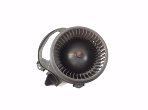 Infiniti Q30 (2015–2018) Heater blower motor A2469062501 - 3