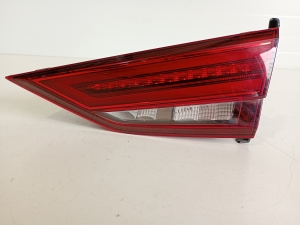 AUDI A3 8V (2012–2020) Tagatuli tagaluugil 8V5945076B - 5