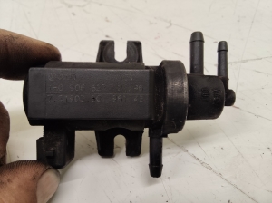 Volkswagen Passat B5 (1997–2005) Magnetventil 1H0906627 - 2
