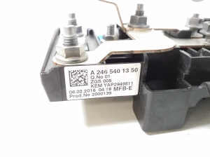 Infiniti Q30 (2015–2018) Fuse boxes A2465401350 - 2