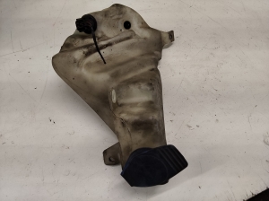 Volkswagen Passat B5 (1997–2005) Esiklaasi pesuvedeliku paak 3B0955453 - 3
