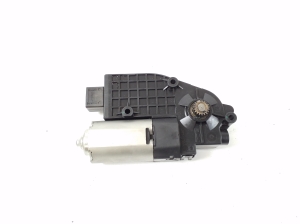 Infiniti Q30 (2015–2018) Schiebedachmotor 3M24230B - 2