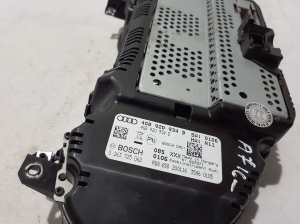 AUDI A7 (2010–2018) Instrument cluster 4G8920934D - 2