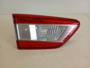 Tail light on trunk lid - 84251FL05B