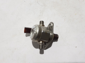 Mercedes Benz S-Class 223 (2020–2026) Kütusepump A2560702600 - 3