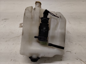 Opel Meriva (2003–2010) Front washer fluid reservoir 93323649 - 4