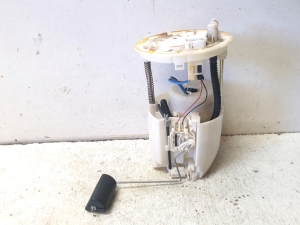 Kraftstoffpumpe im Tank - 1510063J02
