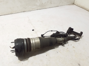 Mercedes Benz S-Class 223 (2020–2026) Eesmine amortisaator A2233205403 - 3