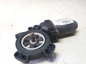 Moteur de lève-vitre de porte avant - 400727D
