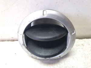 Dashboard air vent grilles - 8200464605