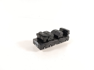 Kia Soul (2019–2026) Front door glass switch 82731k0006 - 2