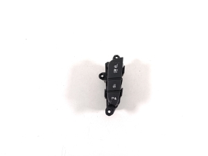   Switch and its parts  - 93315J2040 