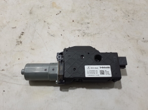   Katuseluugi mootor  - A2239005028 
