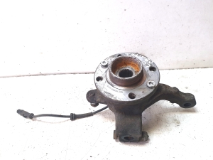 Front wheel hub - 
