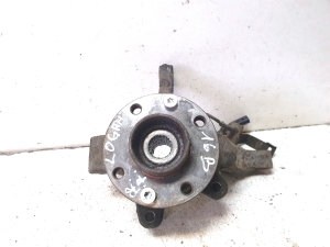 Front wheel hub - 