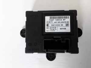  Rear side door control unit 