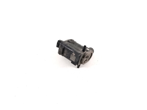 Kia Soul (2019–2026) Front windshield washer pump 985102J500 - 2