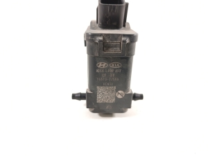 Kia Soul (2019–2026) Front windshield washer pump 985102J500 - 3