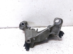 Dacia Logan I (2004–2012) Engine bracket 8200414226 - 4
