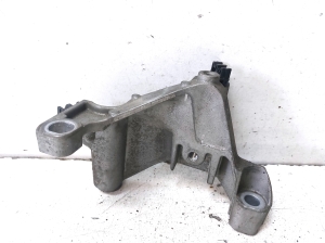 Dacia Logan I (2004–2012) Engine bracket 8200414226 - 5
