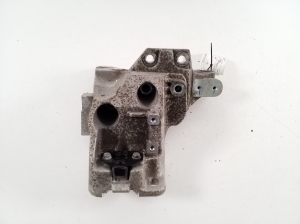   Engine bracket  -  
