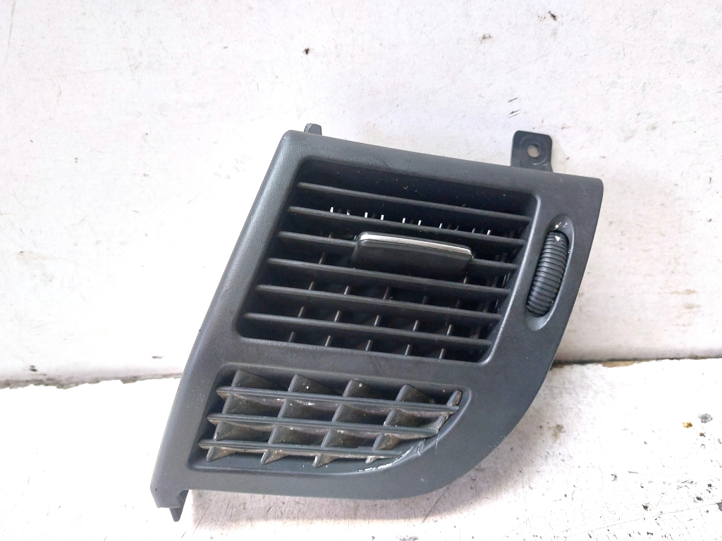 Mercedes Benz E-Class W211 (2002–2009) Dashboard air vent grilles 2118300654 Mercedes Benz E-Class W211 (2002–2009) Dashboard air vent grilles 2118300654
