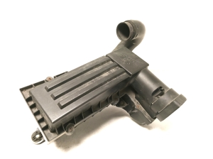 Volkswagen Tiguan (2007–2016) Luftfiltergehäuse 3C0129607AS - 5