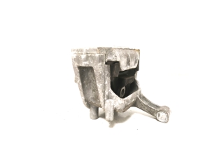 Volkswagen Tiguan (2007–2016) Engine mount 5N0199262 - 2