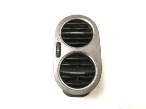   Armatuurlaua ventilatsioonivõred  - 5N0819703A 