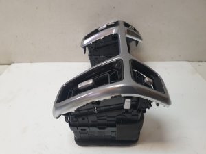 Kia Sorento (2014–2026) Dashboard air vent grilles 84740P2100FMH - 3