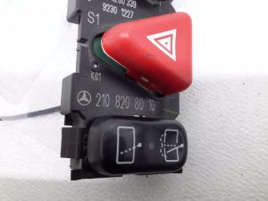 Mercedes Benz C-Class 202 (1993–2001) Warnblinkschalter A2108208010 - 2