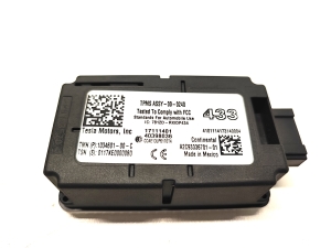 Tesla Model S S (2012–2026) Tire pressure control module 1034601-00-C - 4