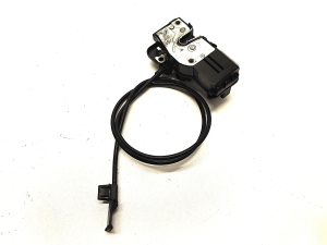 Tesla Model S S (2012–2026) Rear side door lock 6008914-00-D - 3