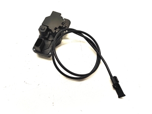 Tesla Model S S (2012–2026) Rear side door lock 6008914-00-D - 4