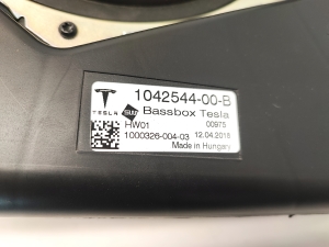 Tesla Model S S (2012–2026) Speaker 1042544-00-B - 3