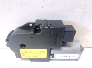 Kia Sorento (2014–2026) Katuseluugi mootor 50012278A00 - 2