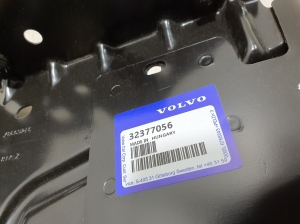 VOLVO XC40 (2017–2026) Headlight frame (glasses) 32377056 - 3
