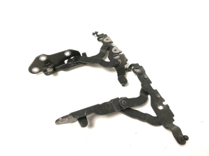 Mercedes Benz C-Class 204 (2007–2014) Hood hinge - 3