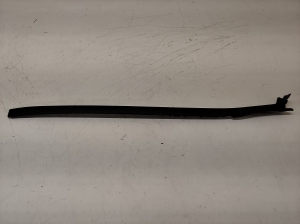 Windshield pillar outer molding - 7399032
