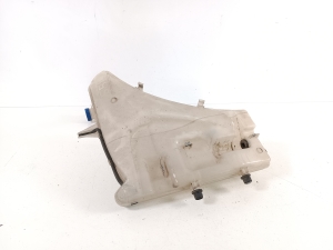 Porsche Panamera 970 (2009–2016) Front washer fluid reservoir 97052870100 - 3