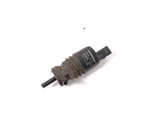 Porsche Panamera 970 (2009–2016) Front windshield washer pump 99762818200 - 3