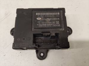 Boîtier de commande des portes arrière - 1010446400