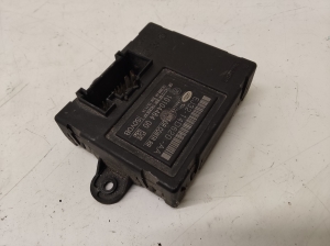 Land Rover Evoque (2011–2018) Rear side door control unit 1010446400 - 4